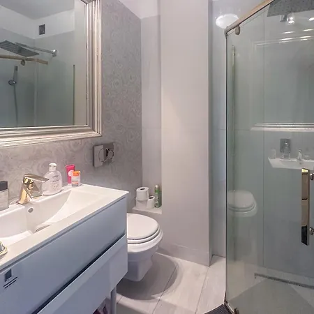 A Cozy And Bright In The Heart Of With A View Of The Palace Of Culture Appartement Varsovie